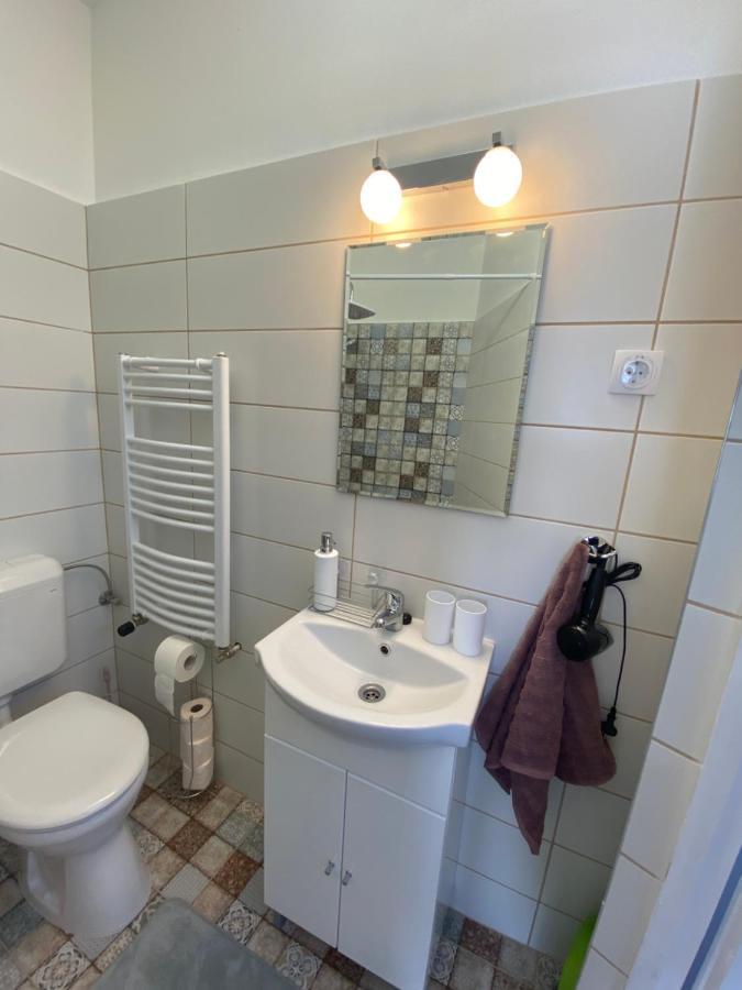 Rad-Var Apartmanhaz Eger Zewnętrze zdjęcie