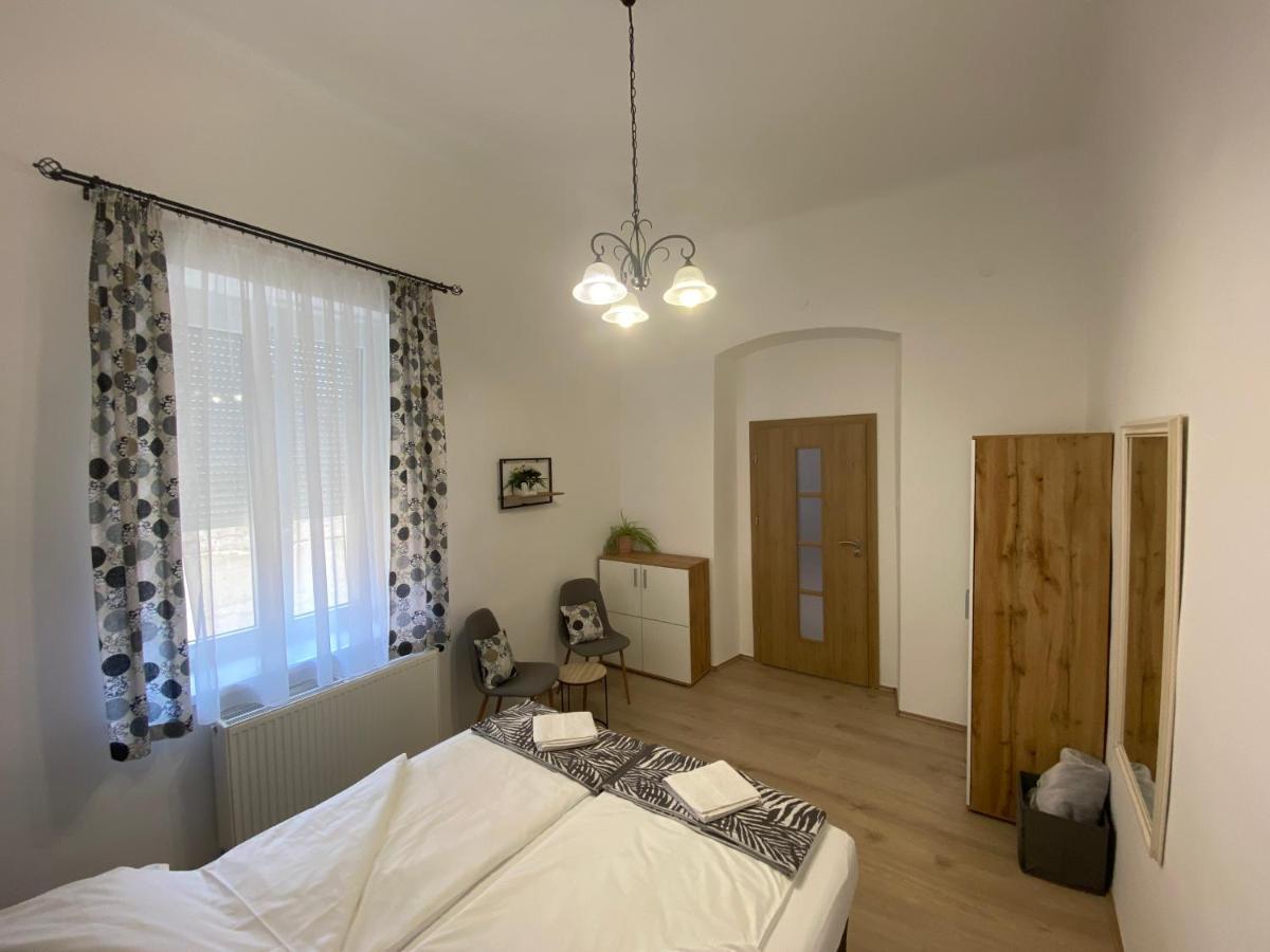 Rad-Var Apartmanhaz Eger Zewnętrze zdjęcie