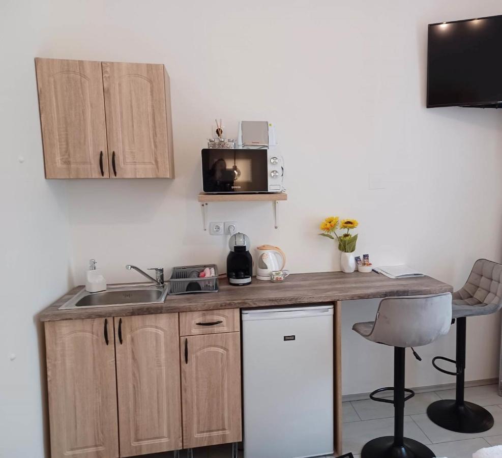 Rad-Var Apartmanhaz Eger Zewnętrze zdjęcie