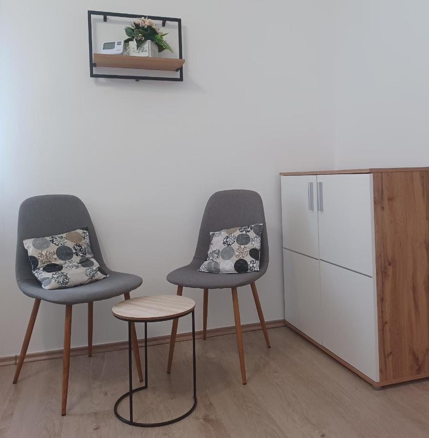 Rad-Var Apartmanhaz Eger Zewnętrze zdjęcie